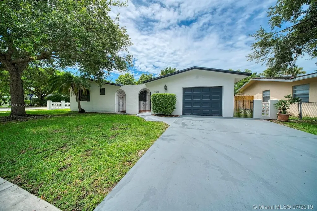 9304 SW 166th Terrace Palmetto Bay FL 33157
