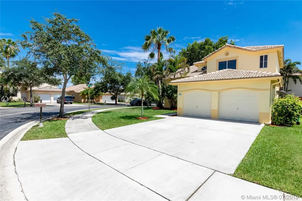 14262 N Royal Cove Circle Davie FL 33325