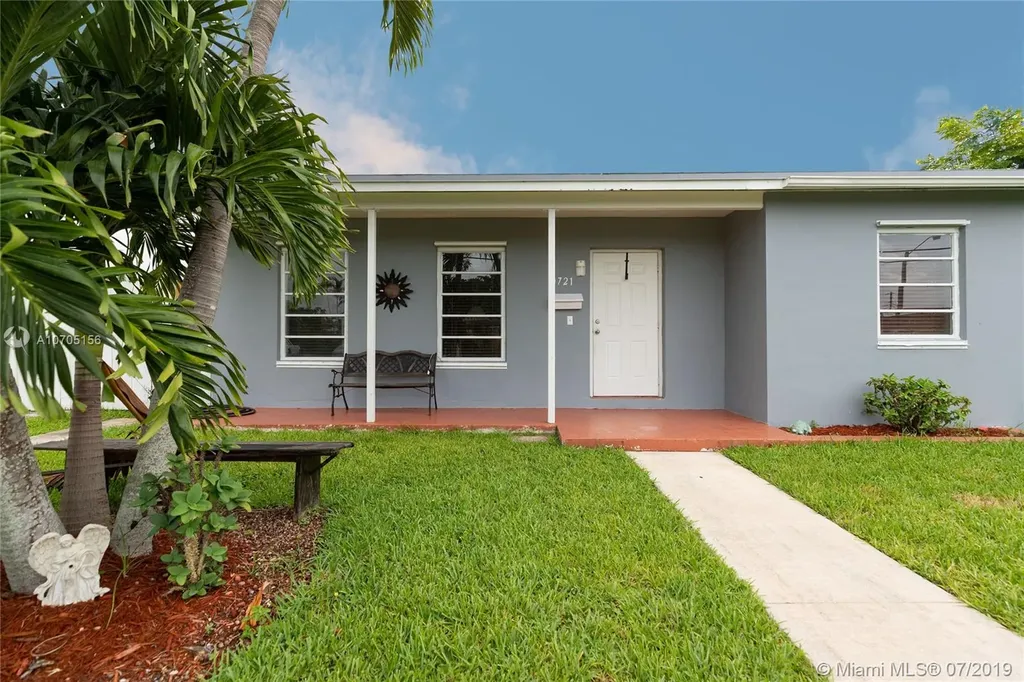 10721 SW 48th Terrace Miami FL 33165