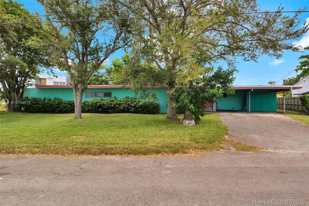 3221 S Lake Drive Miami FL 33155