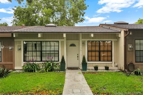 13511 SW 101st Lane Miami FL 33186