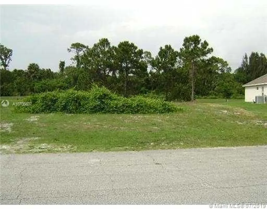 5123 NW Milner Drive Port St. Lucie FL 34983