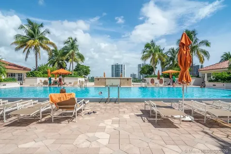 19900 E Country Club Drive Aventura FL 33180