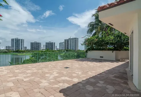 19900 E Country Club Drive Aventura FL 33180