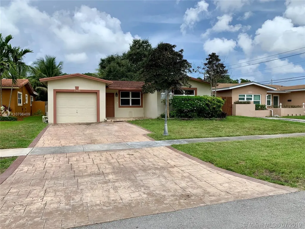 1905 N 47th Avenue Hollywood FL 33021