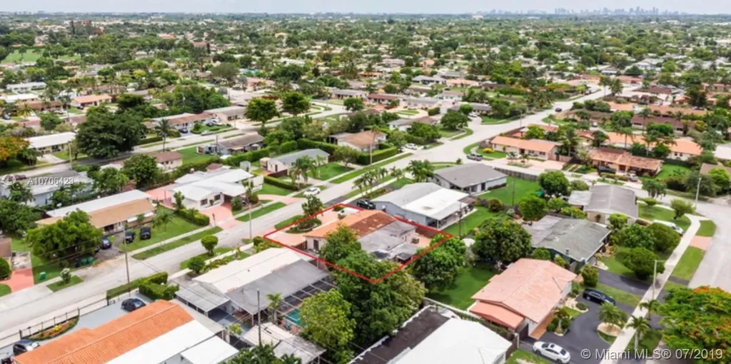 10320 SW 52nd Street Miami FL 33165