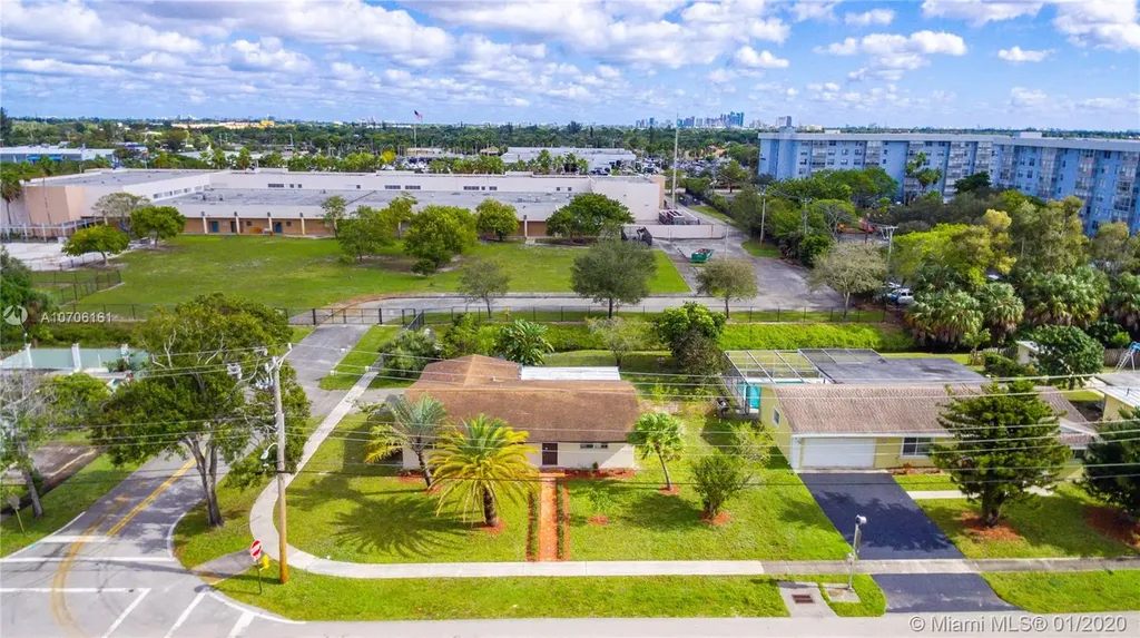 620 NW 43rd Avenue Plantation FL 33317