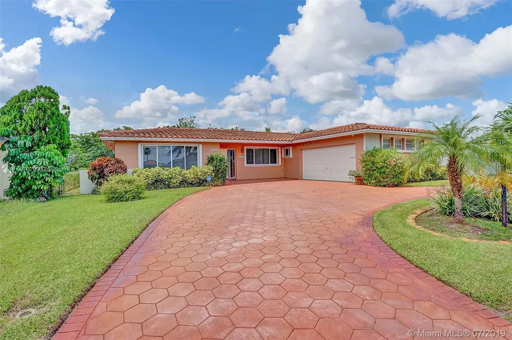 5100 Roosevelt Street Hollywood FL 33021