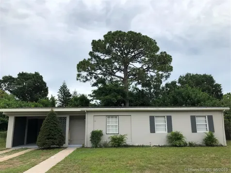 1656 30th Avenue Vero Beach FL 32960