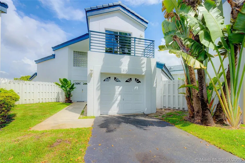 213 NE 212th Terrace Miami FL 33179