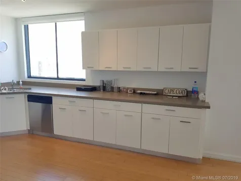 1330 West Avenue Miami Beach FL 33139
