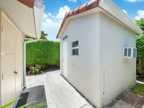 8615 SW 47th Terrace Miami FL 33155