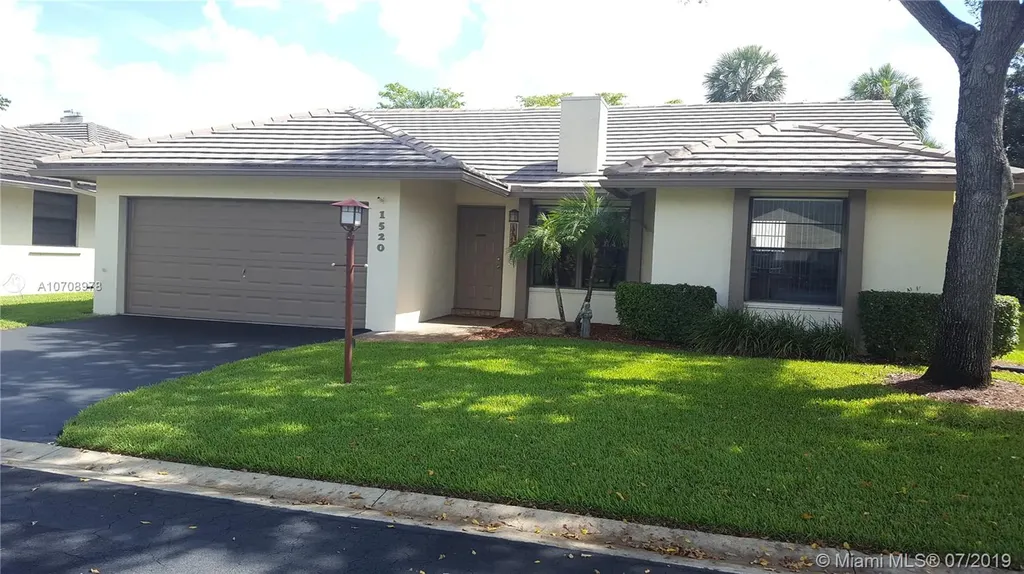 1520 Lakeview Circle Coral Springs FL 33071