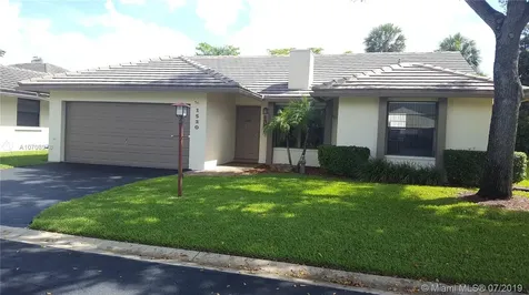 1520 Lakeview Circle Coral Springs FL 33071