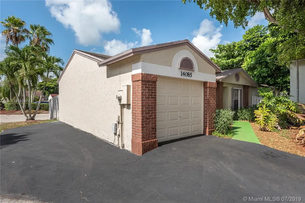 14085 Langley Place Davie FL 33325