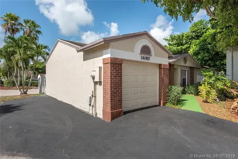 14085 Langley Place Davie FL 33325