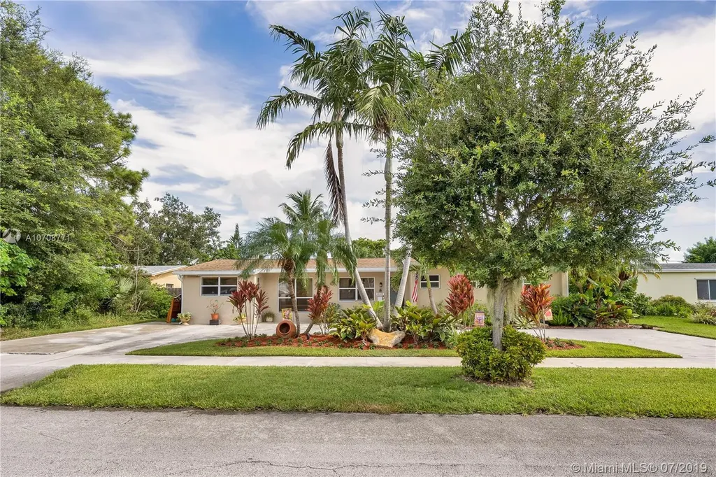 10105 Nicaragua Drive Cutler Bay FL 33189