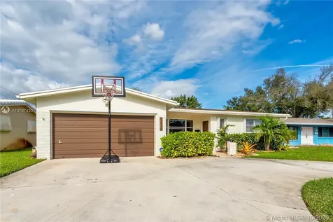 5515 Mckinley Street Hollywood FL 33021