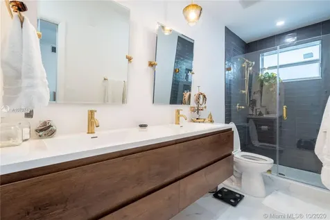 5515 Mckinley Street Hollywood FL 33021