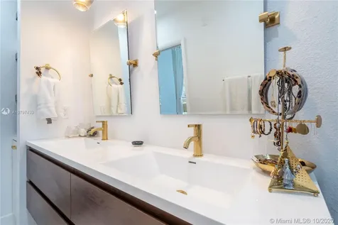 5515 Mckinley Street Hollywood FL 33021