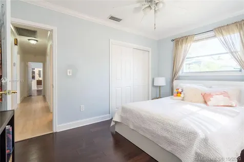 5515 Mckinley Street Hollywood FL 33021