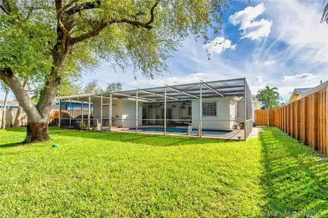 5515 Mckinley Street Hollywood FL 33021