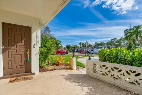 5515 Mckinley Street Hollywood FL 33021