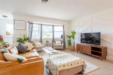 5515 Mckinley Street Hollywood FL 33021