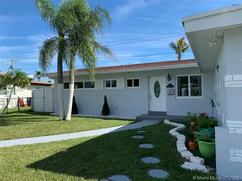 9520 Caribbean Boulevard Cutler Bay FL 33189