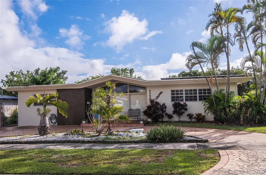 2360 NE 195th Street Miami FL 33180