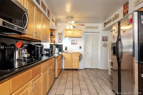 2360 NE 195th Street Miami FL 33180