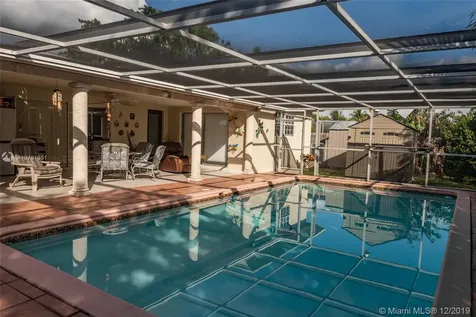 2360 NE 195th Street Miami FL 33180