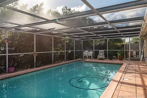 2360 NE 195th Street Miami FL 33180