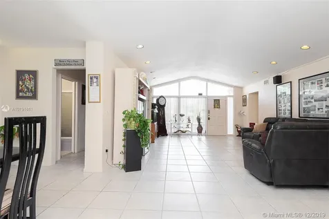 2360 NE 195th Street Miami FL 33180