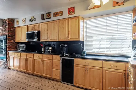 2360 NE 195th Street Miami FL 33180