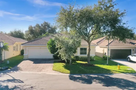 5220 NW 49th Street Coconut Creek FL 33073
