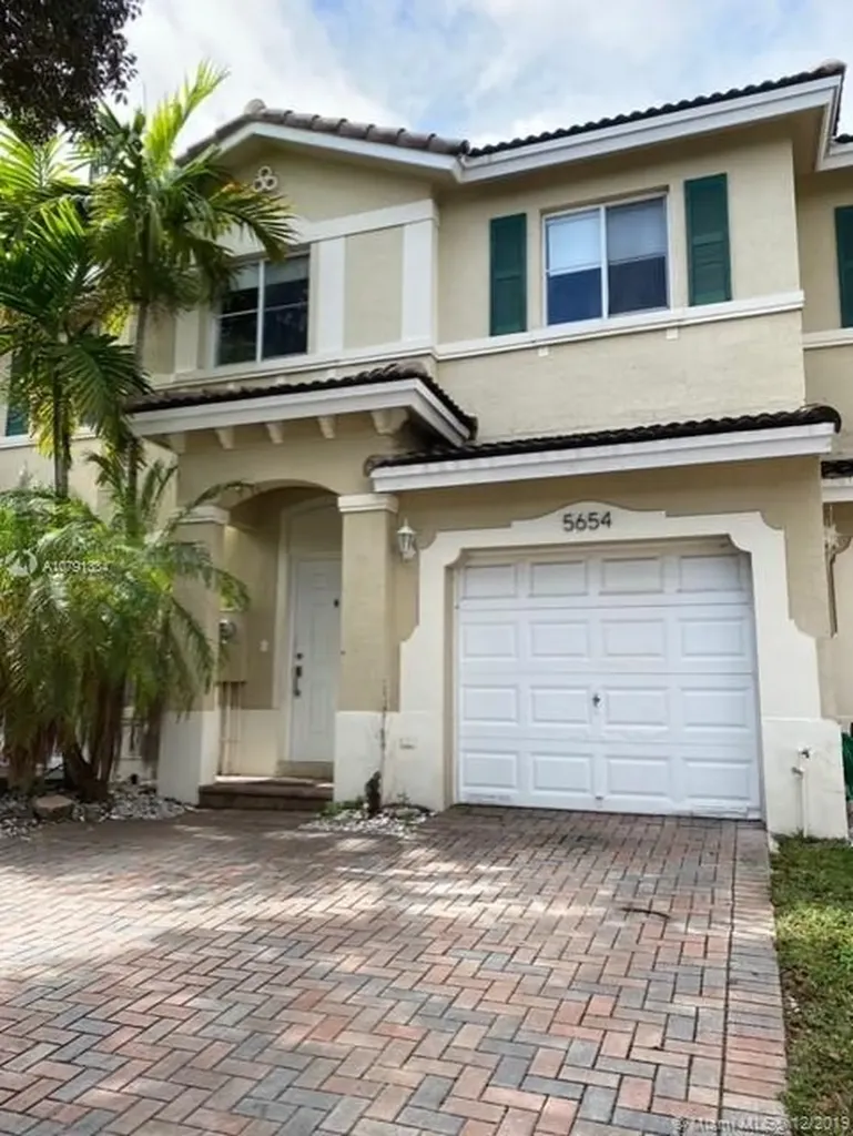 5654 NW 112th Place Doral FL 33178