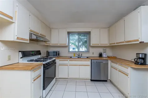 551 Falcon Avenue Miami Springs FL 33166