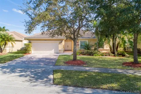 2323 NW 193rd Avenue Pembroke Pines FL 33029