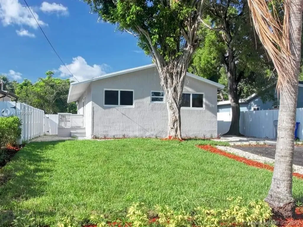 828 SW 13th Court Pompano Beach FL 33060