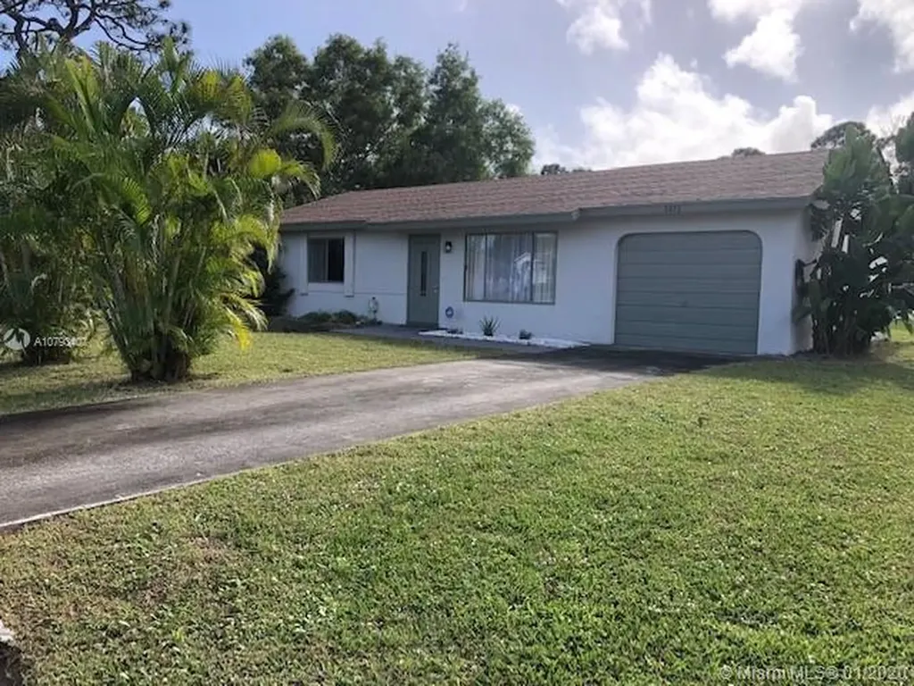 2272 SE Grand Drive Port St. Lucie FL 34952