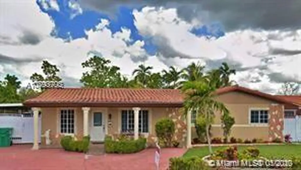2751 Village Green Drive Miami FL 33175