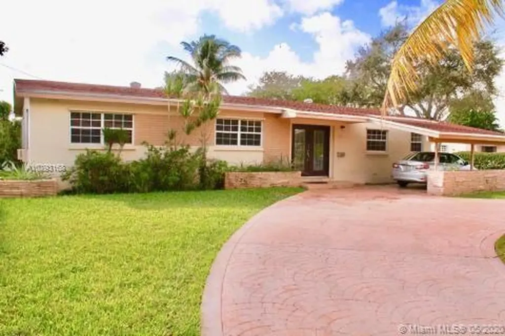 1000 NE 179th Street North Miami Beach FL 33162