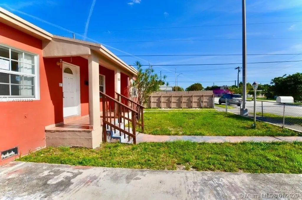 323 W 16th Street Hialeah FL 33010