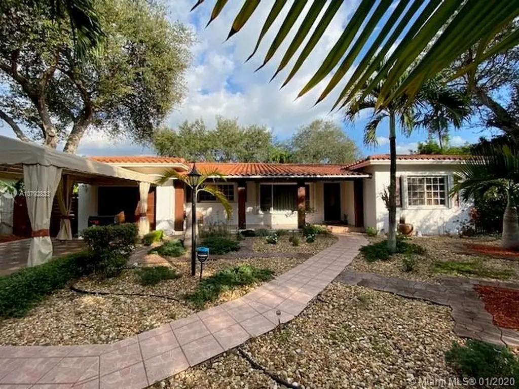 10801 NE 8th Court Biscayne Park FL 33161