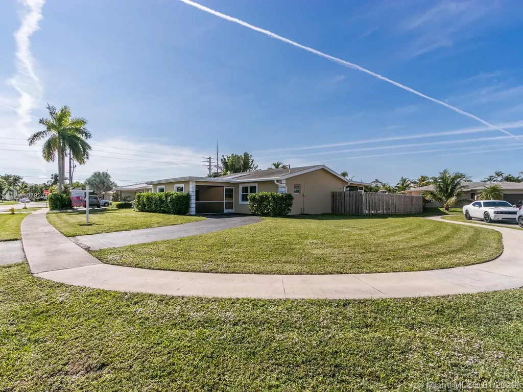 8203 NW 71st Avenue Tamarac FL 33321