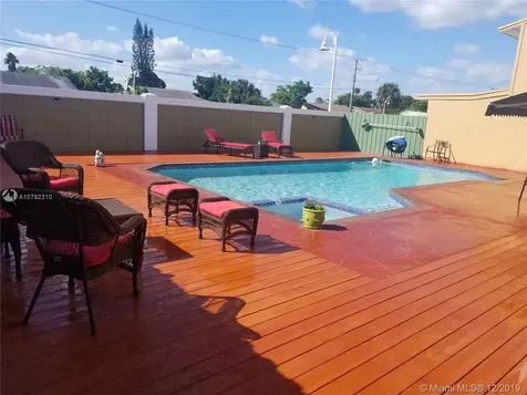 714 SW 80th Terrace North Lauderdale FL 33068