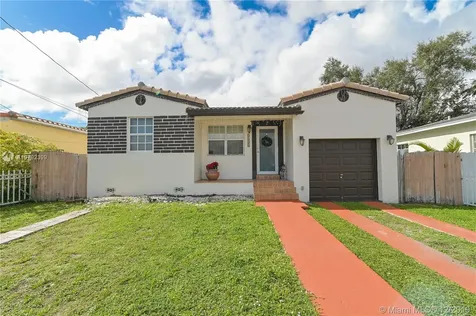 1020 NW 27th Court Miami FL 33125