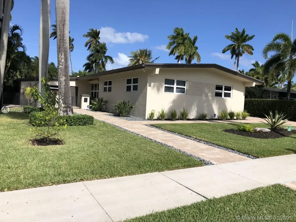 943 Harrison Street Hollywood FL 33019