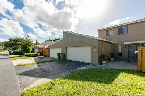 5126 S University Drive Davie FL 33328